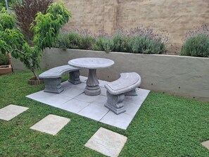 House, 1 Bedroom, Garden View | Terrace/patio - Petite Cottage Plett Close to Town (Plettenberg Bay)