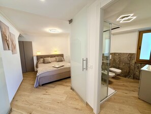 1 dormitorio, tabla de planchar con plancha, wifi gratis y ropa de cama