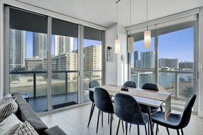 Dining - Waterfront Retreat with Great Views - King Bed (Hallandale Beach)