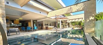 Wonderful mansion in Riviera de São Lourenço, pets allowed. Great location