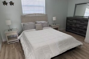 Room - Home away from home, Entire home in Holiday, Florida (Holiday)