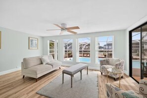 Living area - Home away from home, Entire home in Holiday, Florida (Holiday)