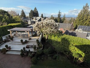Outdoor dining - World Cup Headquarters! Perfect for large groups! (Seattle)