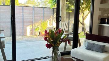 House, 2 Bedrooms, Accessible, Private Pool | Living area