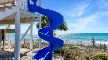 House, Multiple Beds (Antilles Beach Cottage 2) | Children's area