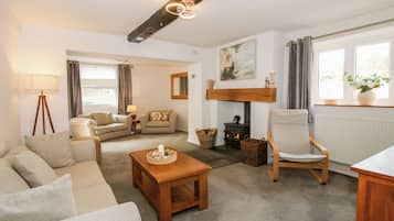 Cottage | Living area