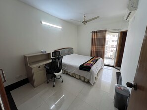 3 bedrooms, desk, iron/ironing board, free WiFi - Apartment in Motijheel, Naya Paltan, VIP main Road (Dhaka)