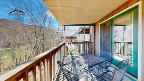 Outdoor dining - Bee Branch 42 • Trailside Walk to Sugar Mountain (Sugar Mountain)