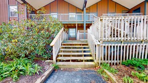 Property grounds - Bee Branch 42 • Trailside Walk to Sugar Mountain (Sugar Mountain)