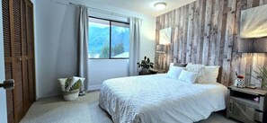 Room - Foggy Ocean View, Port Alice, Vancouver Island (Port Alice)