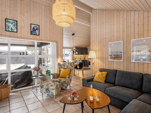 TV, peis og DVD-spiller