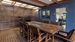 Outdoor dining - Bluetongue - Pet Friendly with Spa (Culburra Beach)