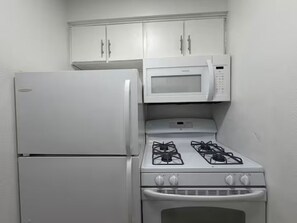 Private kitchen - Cozy 1X1 APT by Pease Park ATX (Austin)