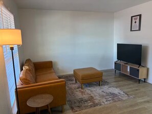 Living area - Cozy 1X1 APT by Pease Park ATX (Austin)