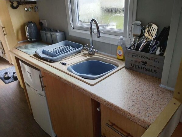Private kitchen - Sealands Caravan Site Ingolmells Sleeps 8 (Skegness)