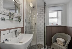 Bathroom - Rock Cottage is a charming coastal retreat (Brixham)