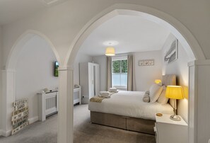 Room - Wake up to breathtaking harbour views at Quayside Marina (Torquay)