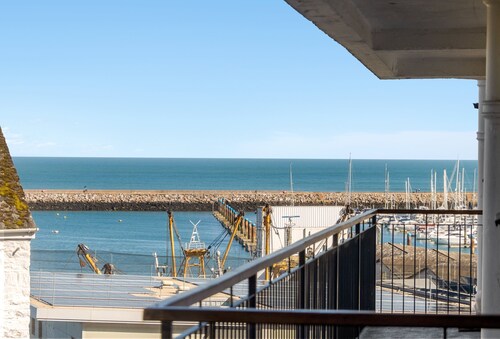 Enjoy a relaxing seaside escape at Ocean Side Apartment