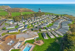 Exterior - Coastpath Cabin, Landscove is a charming and dog-friendly coastal caravan (Brixham)