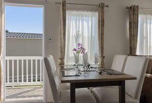 Dining - Coastpath Cabin, Landscove is a charming and dog-friendly coastal caravan (Brixham)