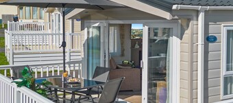 Coastpath Cabin, Landscove is a charming and dog-friendly coastal caravan
