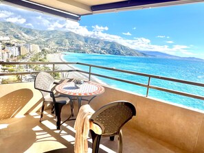 Outdoor dining - Charming Beachfront Sea Views, Costa Tropical (Velilla-Taramay)