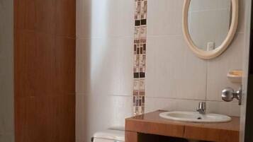 Superior Double Room | Bathroom