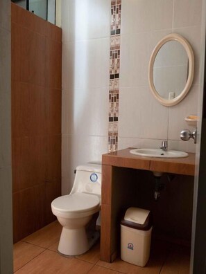 Quarto casal superior | Banheiro