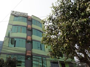 Exterior - Hotel Queen (Ate)