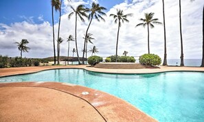 Pool - New! Top -Floor, Ocean-View Condo at Kepuhi Beach! Molokai (Maunaloa)