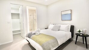 4 bedrooms, iron/ironing board, free WiFi, bed sheets - Pinecone Lodge - 38 Twynam Street (Jindabyne)