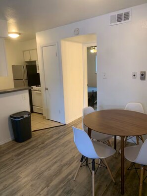 Dining - 1x1 Apt Close by Pease Park (Austin)