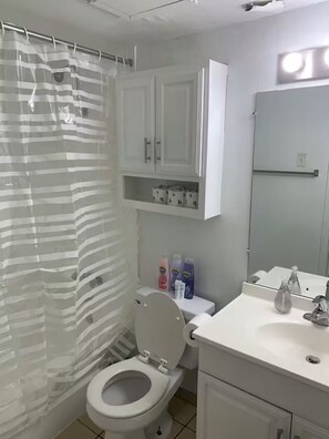 Hair dryer, soap - 1x1 Apt Close by Pease Park (Austin)