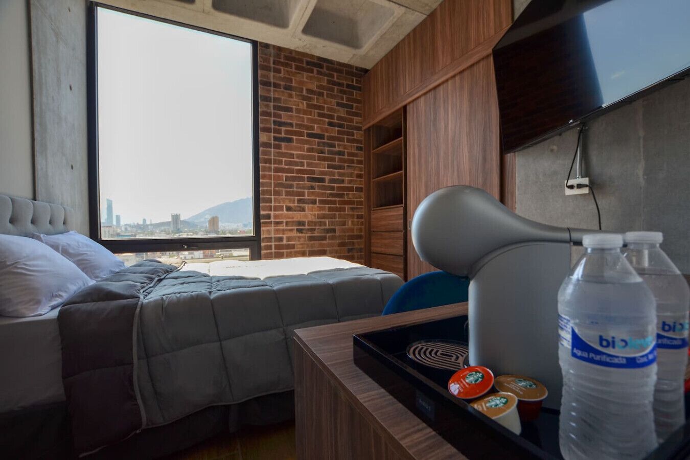 1 chambre, bureau, fer et planche à repasser, Wi-Fi