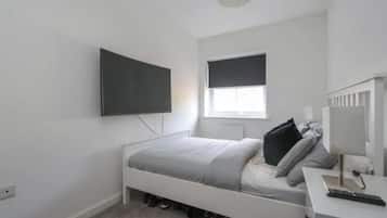 3 bedrooms, iron/ironing board, Internet