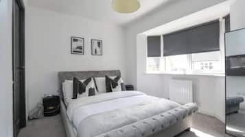 3 bedrooms, iron/ironing board, Internet