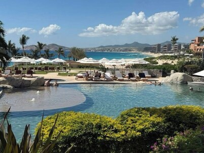 Gorgeous hotel suite with ocean view. All inclusive. Cabanas on the beach.