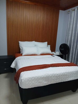 Classic Double Room, Park View, Corner - Pilgrims Corner Guest House  (Westonaria)