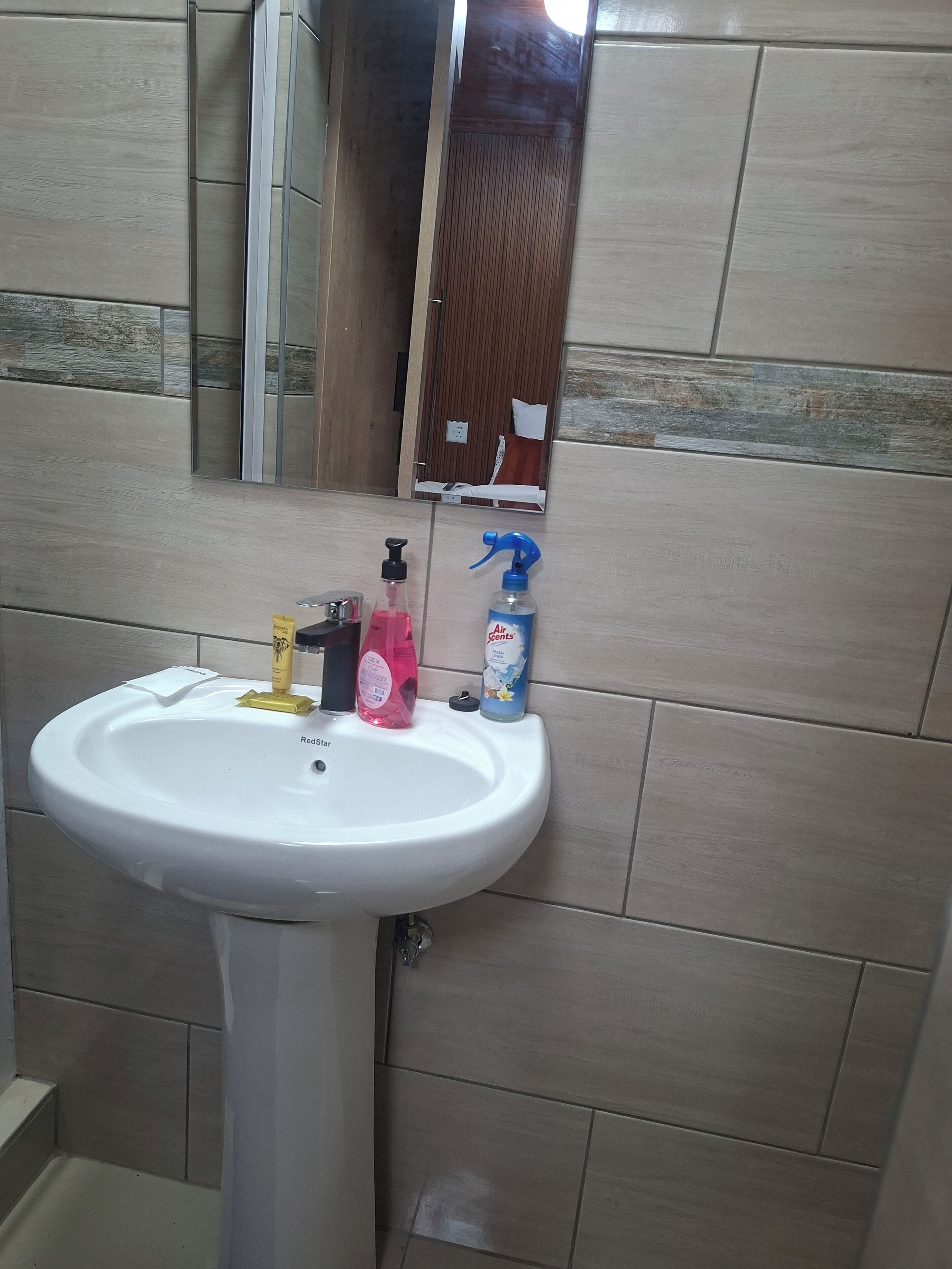 Classic Double Room, Park View, Corner | Bathroom