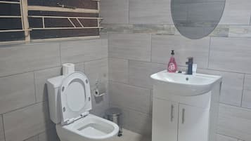 Comfort Twin Room | Bathroom