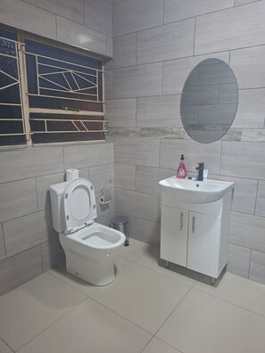 Comfort Twin Room | Bathroom - Pilgrims Corner Guest House  (Westonaria)