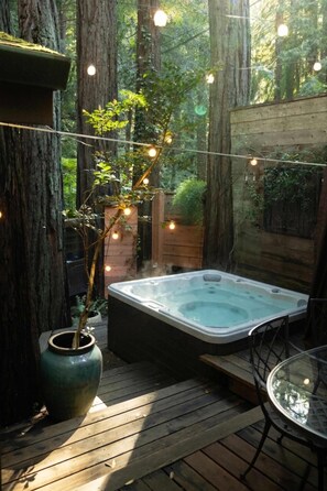 Bain à remous extérieur