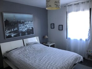 Room - Vrbo Property (Châteauneuf-d'Ille-et-Vilaine)