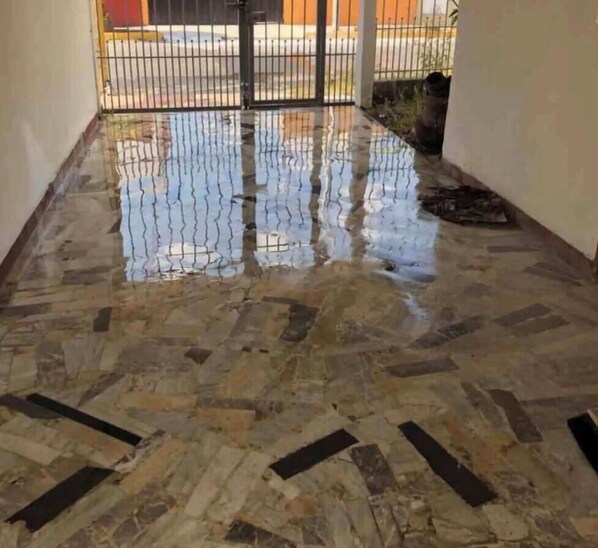 Property grounds - Spacious, comfortable house with excellent location near the Atlixcayotl highway. (Heroica Puebla de Zaragoza)