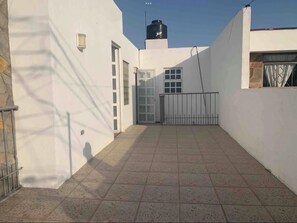 Property grounds - Spacious, comfortable house with excellent location near the Atlixcayotl highway. (Heroica Puebla de Zaragoza)