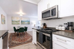 Cookware/dishes/utensils - Chic South Tampa Retreat  2 King Beds  Pool, Gym & Prime Walkable Location (Tampa)