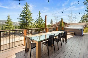 Cabana básico, vista para a montanha | Opções para refeição ao ar livre