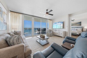 TV - Bella Luna 908 with Pool (Orange Beach)