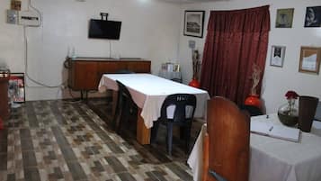 Quarto, vários quartos, acessível, para fumantes | Opções para refeição