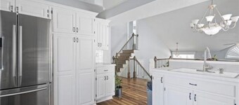 Spacious+Near Lakes 15 mins from Stadium Sleeps 12